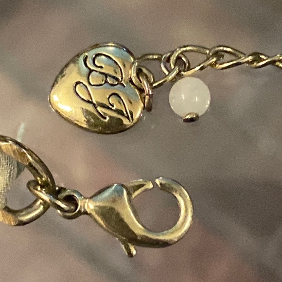 BETSEY JOHNSON - 💀necklace w rhinestones & roses, gold tone chain w ribbon - Picture 5 of 16